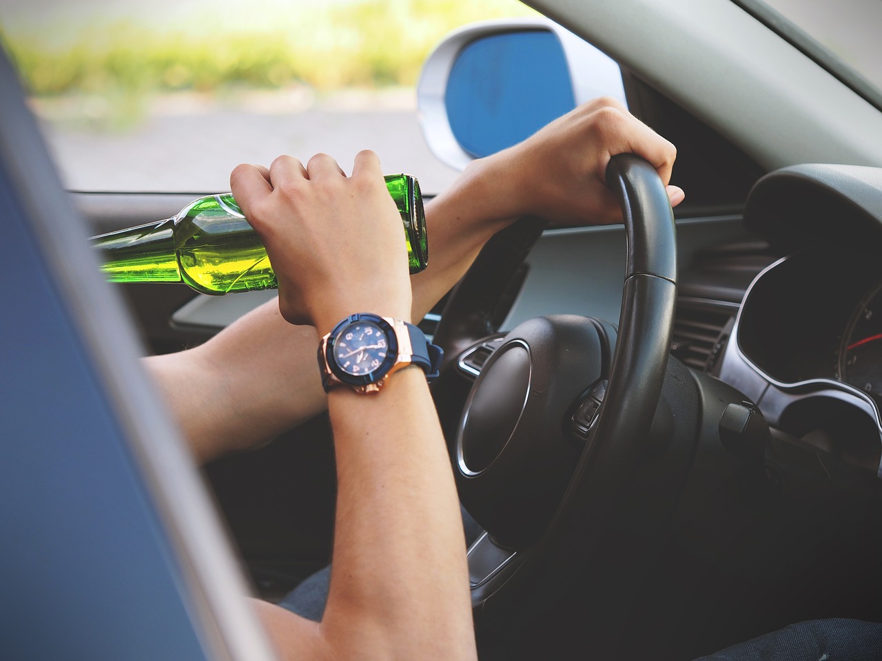 Accident sous l'emprise de l'alcool ou de stupéfiants : quel impact sur l'assurance ?